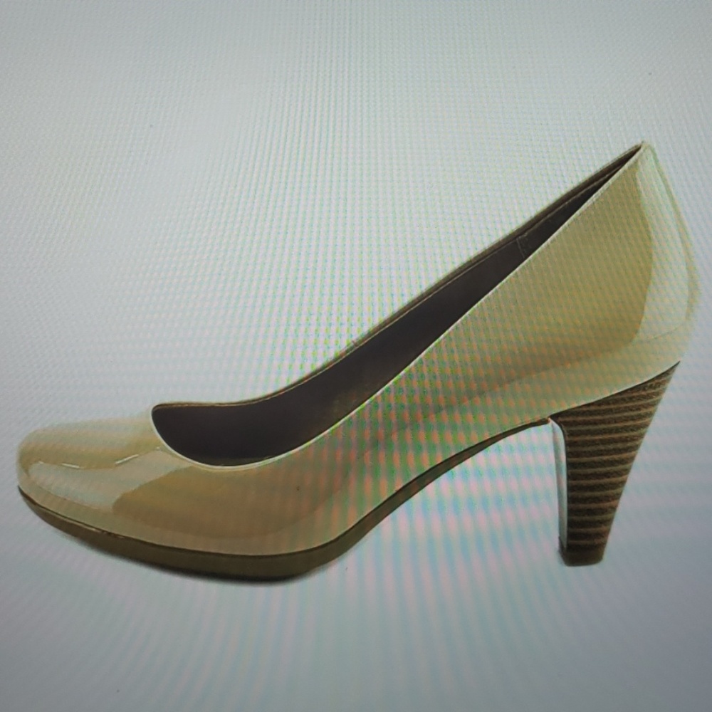 Giani Bernini Nude Heels (BRAND NEW!!!)